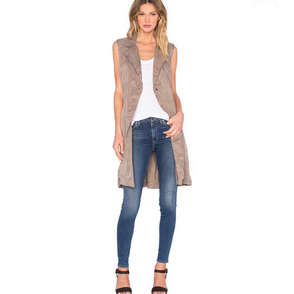 Sleeveless Belted Trench by Capulet
